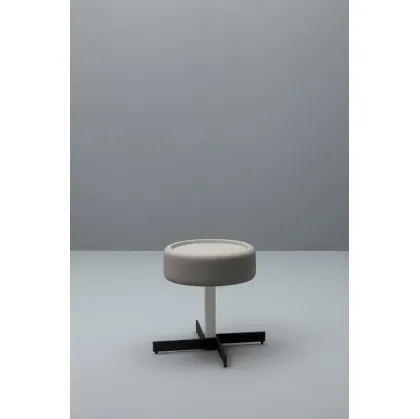 Tavolino Kenzo con top in MDF e struttura in metallo di Stones