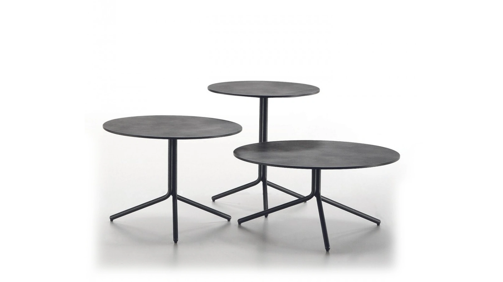 Tavolino Trampoliere in tre varianti con top in HPL e base in metallo di Midj