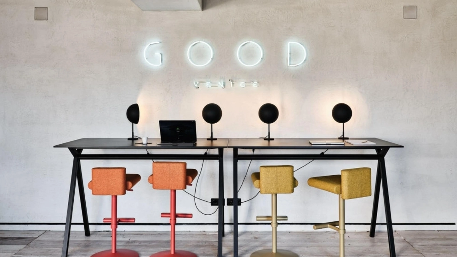 Lampada da tavolo in metallo Charlotte di Midj