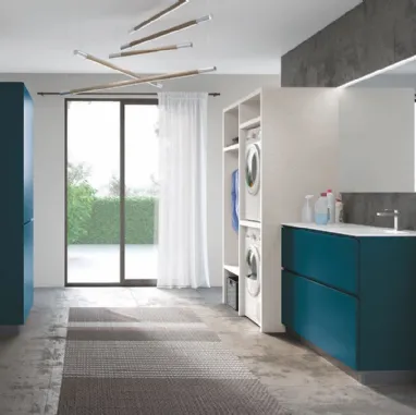 Mobile da Bagno per lavanderia in laccato opaco Blu Oceano e HPL Bianco Ghiaccio Laundry 07 di Puntotre