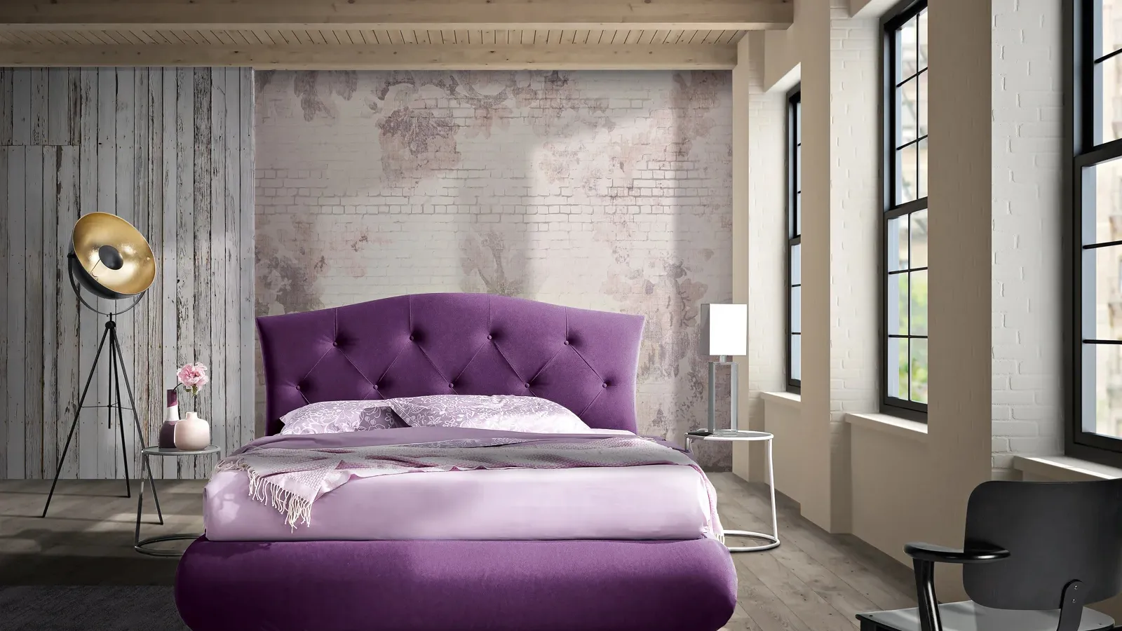 Letto con testiera sagomata e trapuntata e giroletto bombato King di Artigianaletti