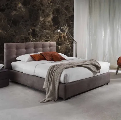 Letto in tessuto con testiera trapuntata Como di GR Salotti