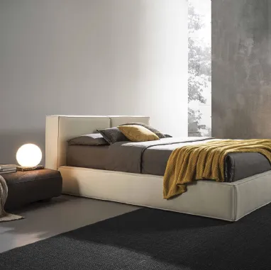 Letto in tessuto imbottito con testiera squadrata Anita Soft di GR Salotti