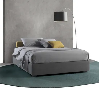 Letto matrimoniale Sommier in tessuto di GR Salotti