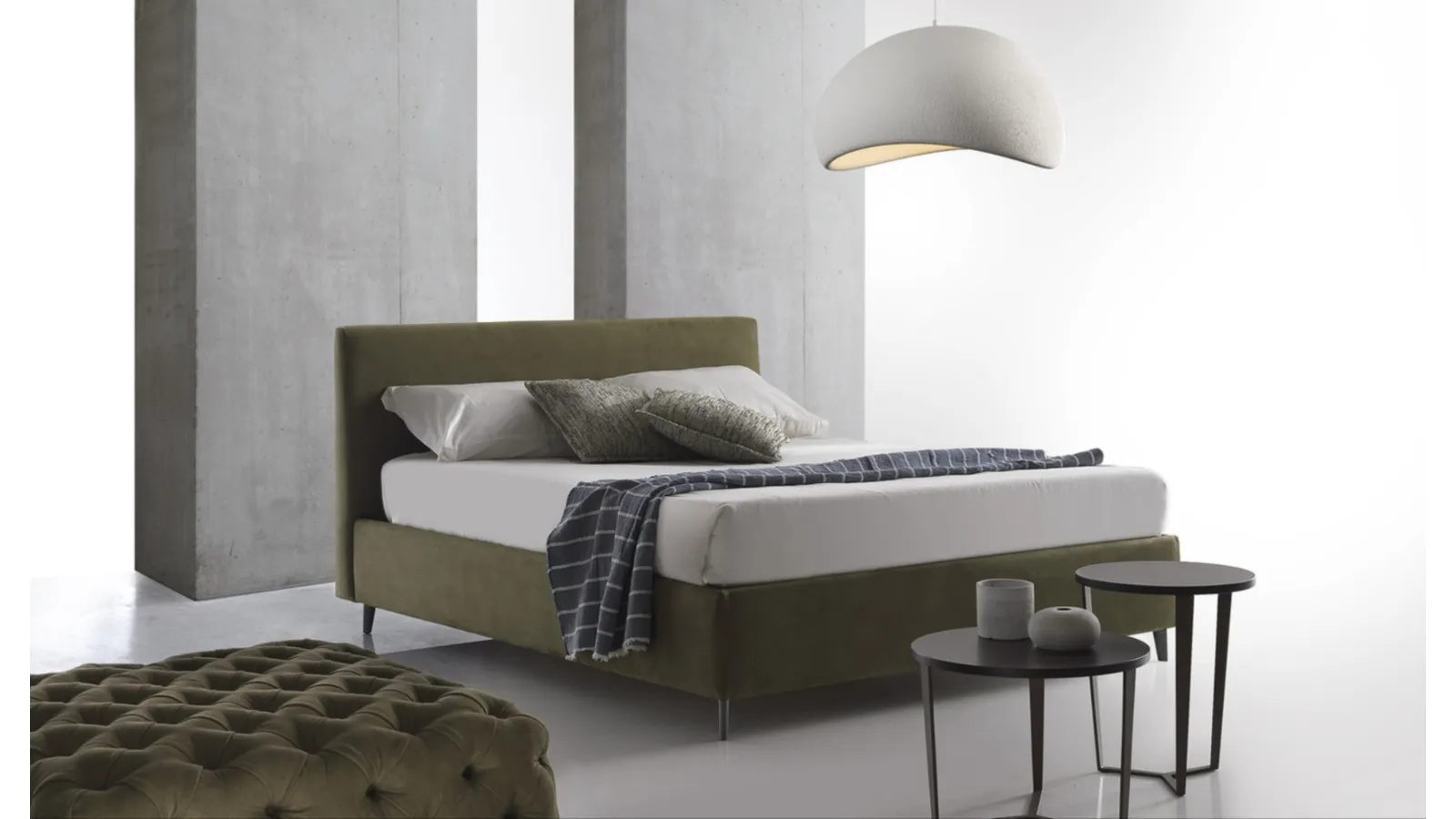 Letto Peter in tessuto di GR Salotti