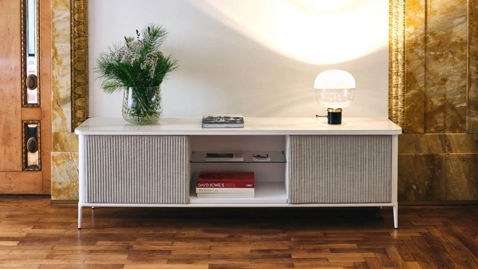 Madia Lea H55 in legno con ante rivestite in tessuto di Midj