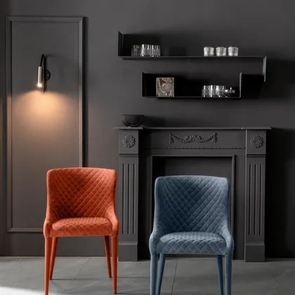 Sedia Afrodite in tessuto trapuntato e metallo Stones