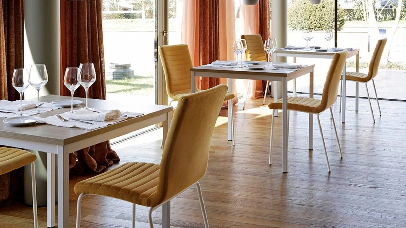 Sedia impilabile Star S M TS di Midj