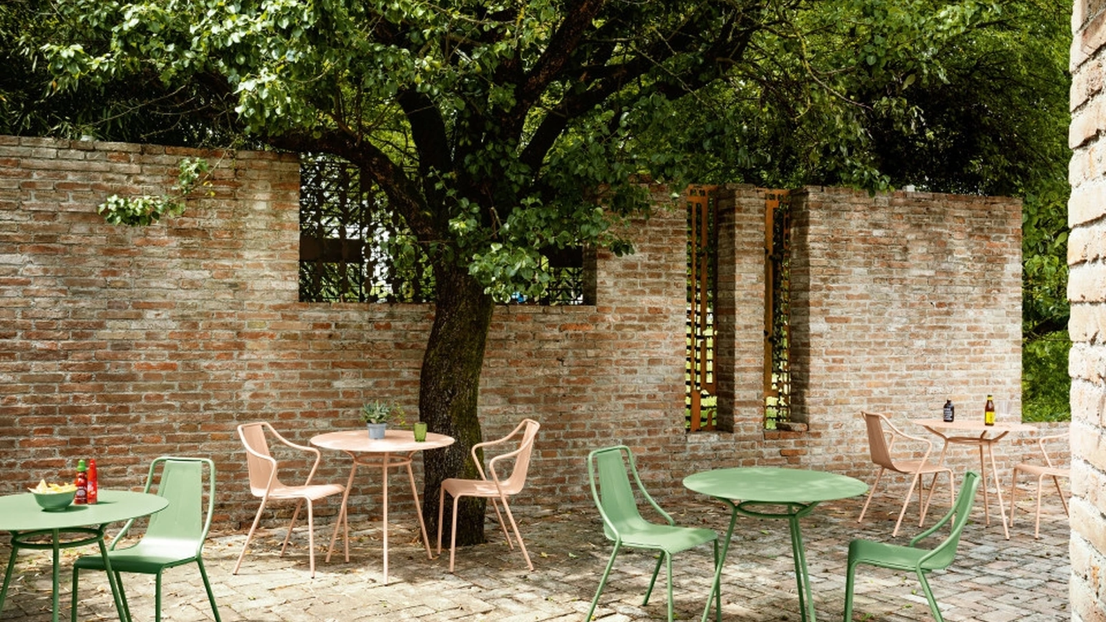 Sedia Ola P M in metallo di Midj