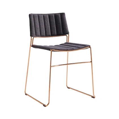 Sedia impilabile Slim S M TS in tessuto e acciaio di Midj