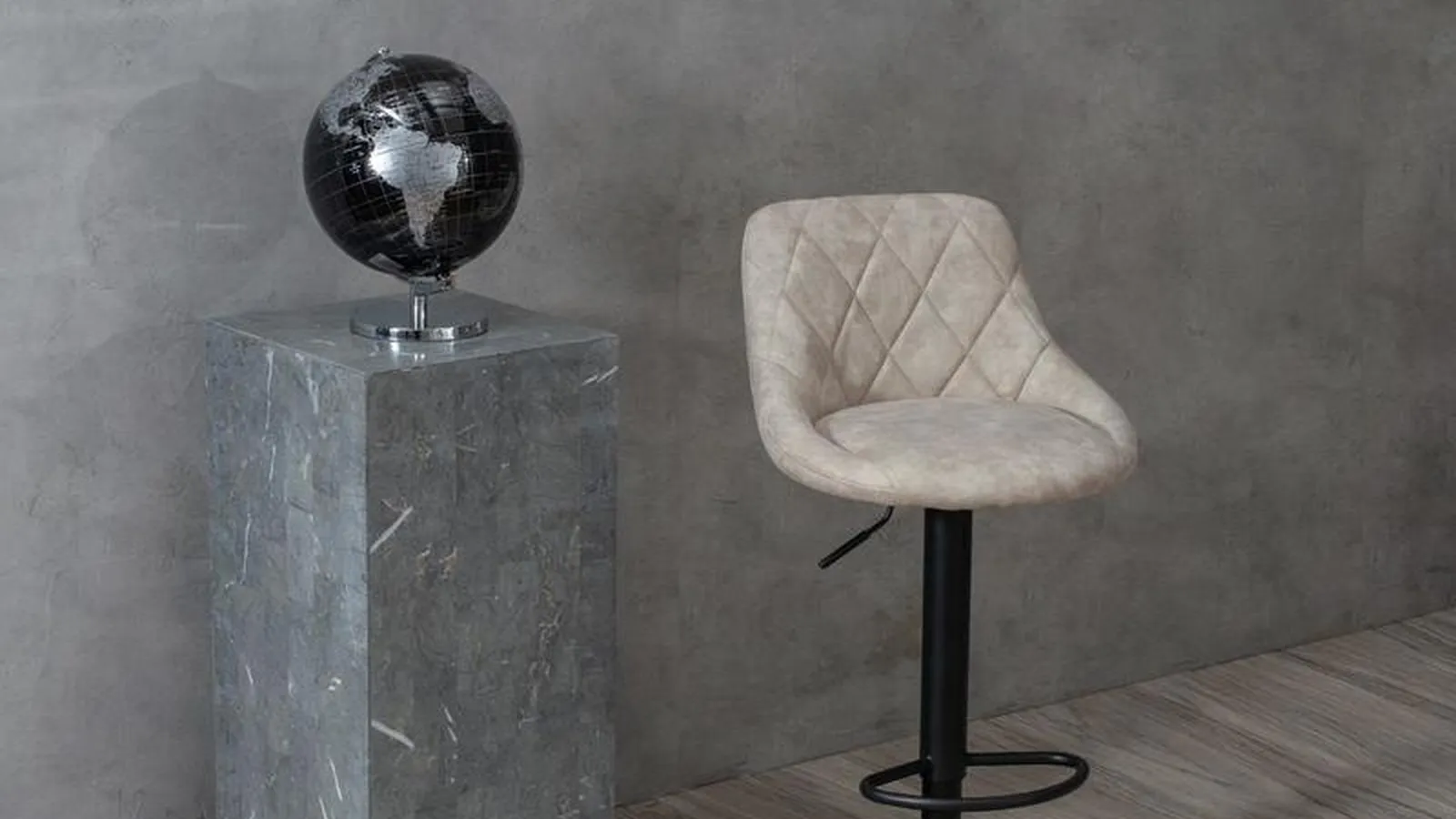 Sgabello in microfibra imbottita e trapuntata con struttura in metallo verniciato Max di Stones