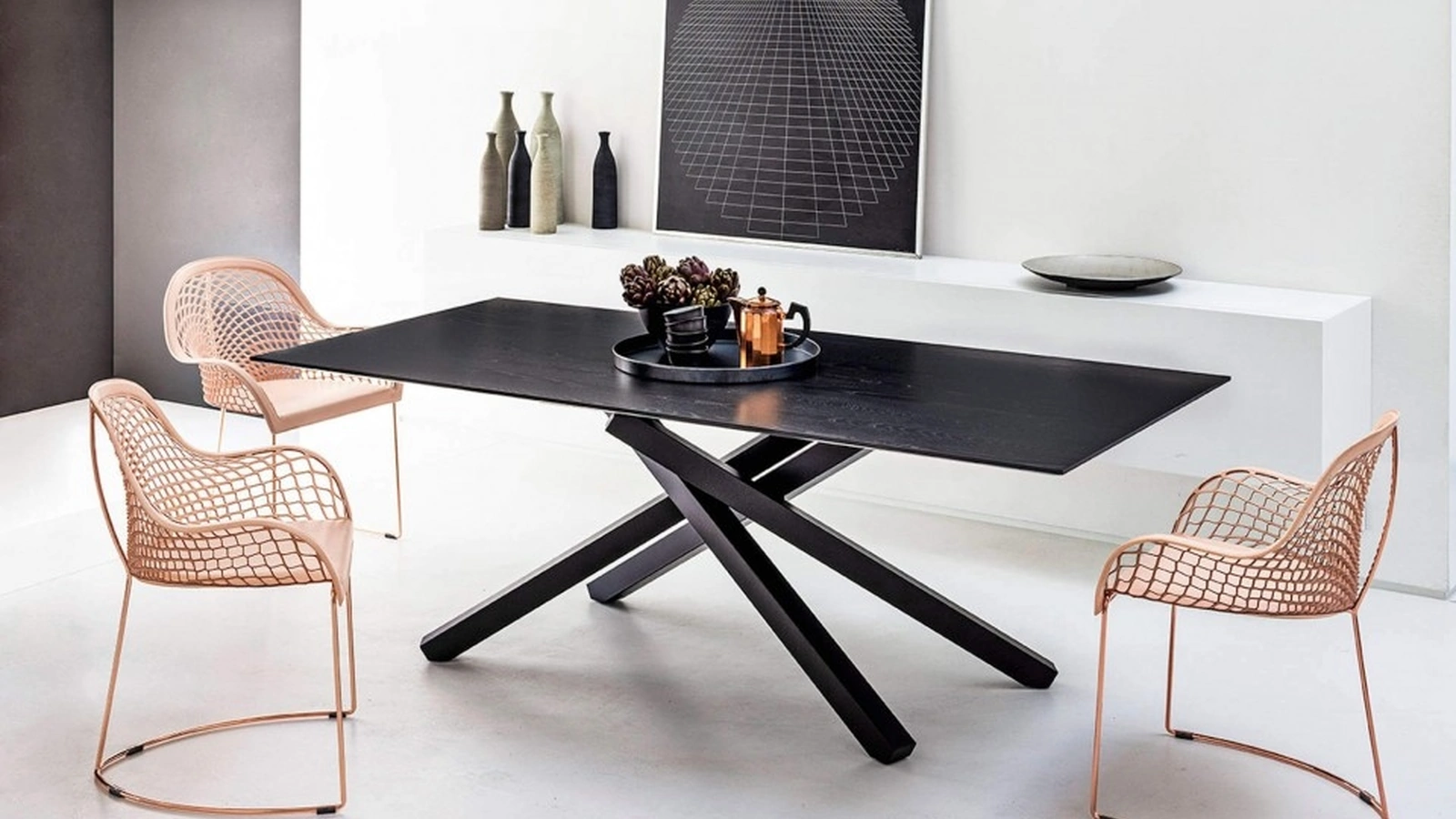 Tavolo Pechino con top in legno di Midj