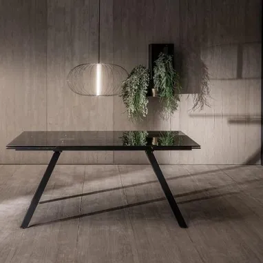 Tavolo allungabile Smokey di Stones