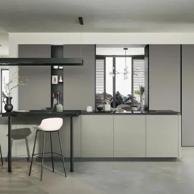 Cucina Moderna con isola Trend 01 in vetro e fenix di Forma Cucine